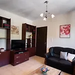 Irinis House Tatil Evi Komílion