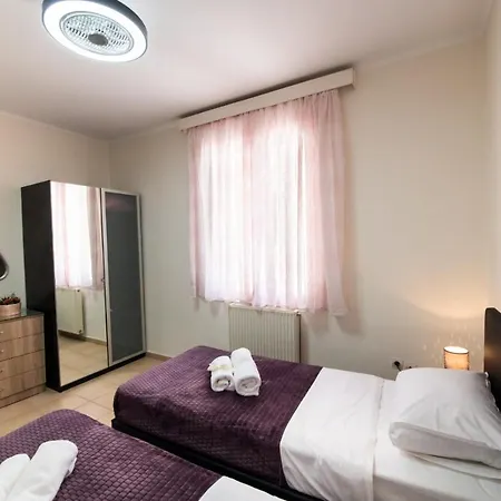 Irinis House Tatil Evi Komílion