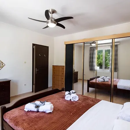 Дом отдыха Irinis House *