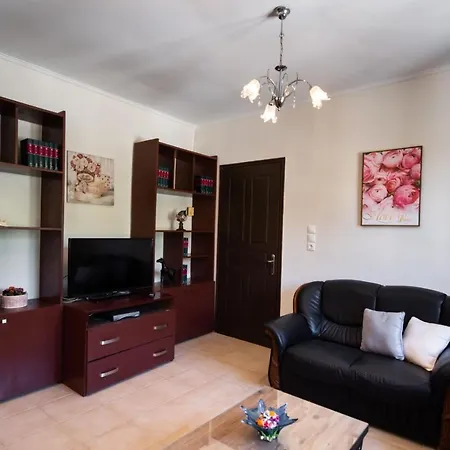 Irinis House Holiday home Komilion