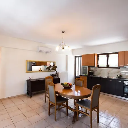 Holiday home Irinis House