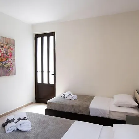 Дом отдыха Irinis House *