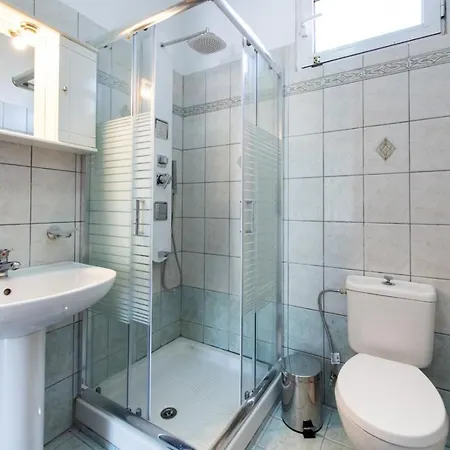 Irinis House * Komilion