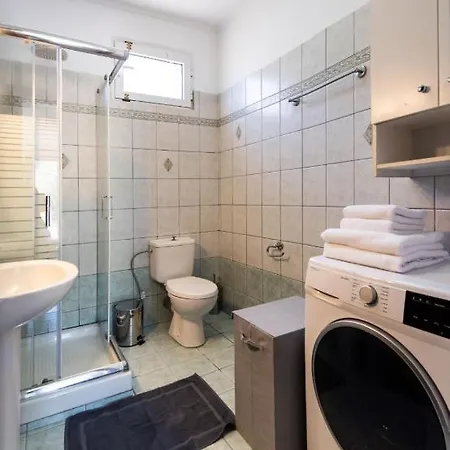 Irinis House Дом отдыха Komilion