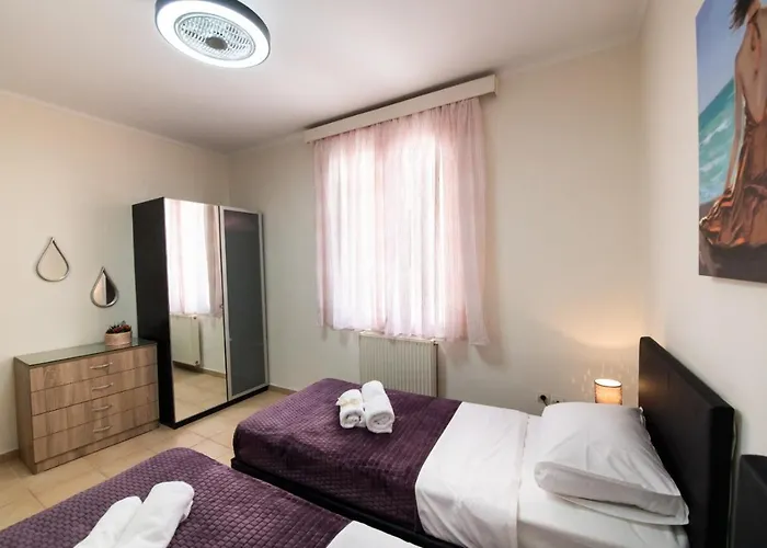 Irinis House Casa de Férias Komilion