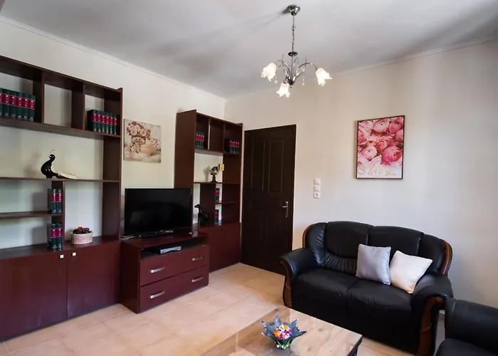 Irinis House Casa de Férias Komilion