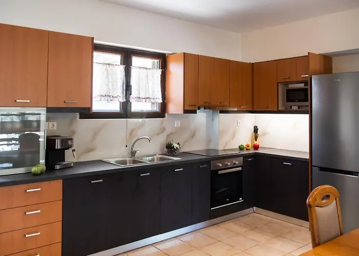 Irinis House Komilion