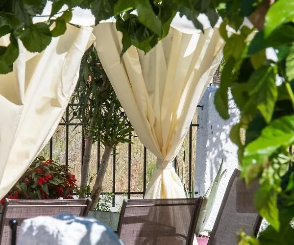 Irinis House Casa de Férias *