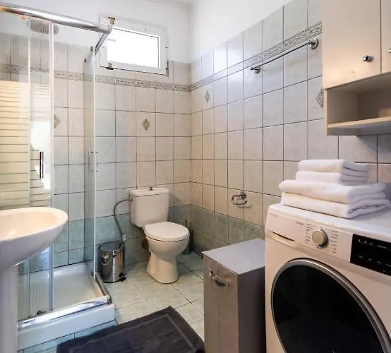 Irinis House Casa de Férias Komilion